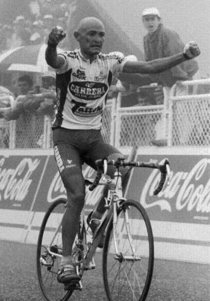 Anche al Tour il Pirata lascia il segno, vincendo l’edizione 1998 (doppietta Giro e Tour) e aggiudicandosi tappe da leggenda. Il 16 luglio 1995 vince a Guzet Neige (Ap)
